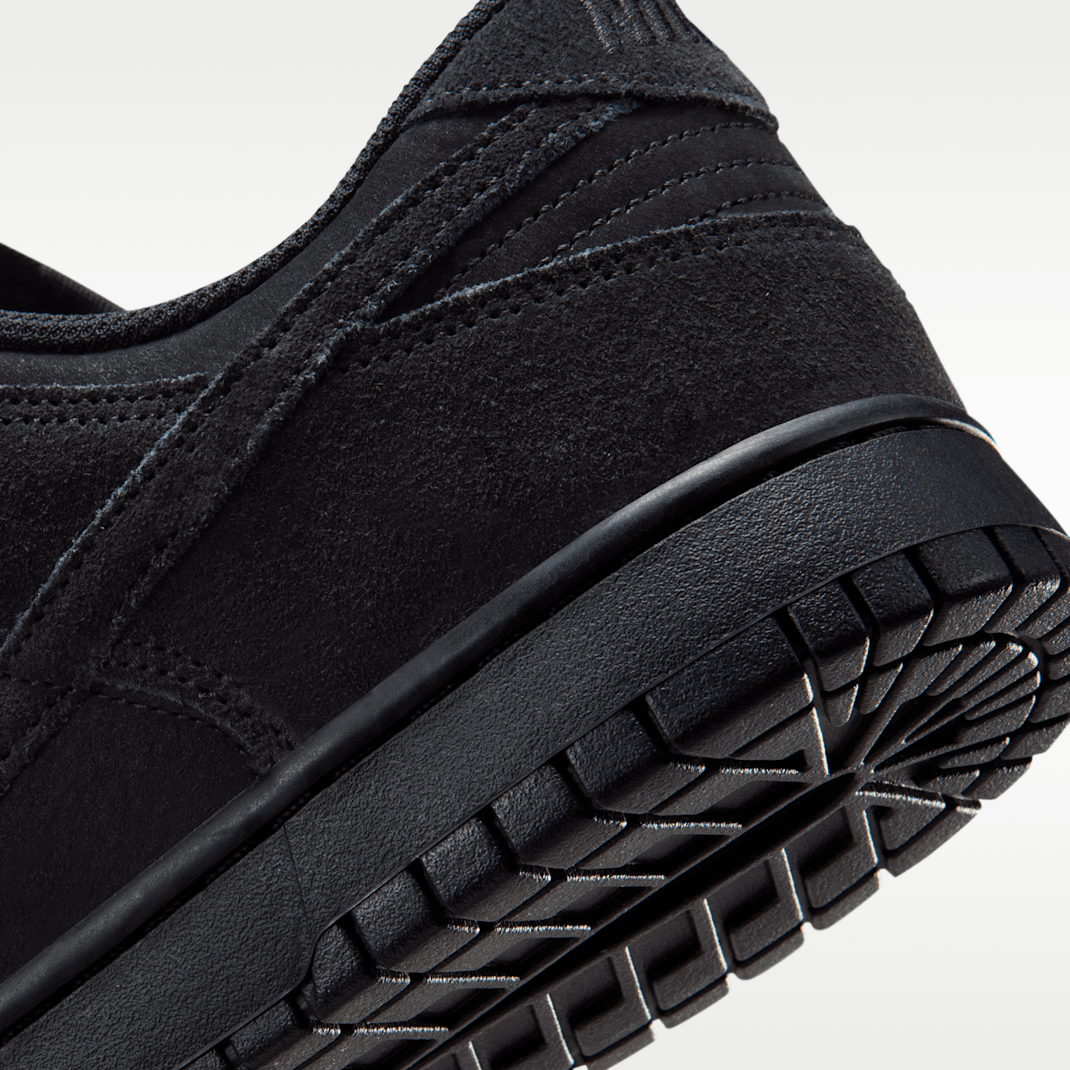 Black/Black/Black