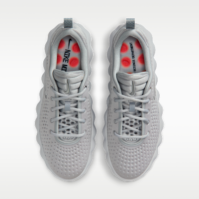 Light Smoke Grey/Photon Dust/Hyper Crimson/Chrome