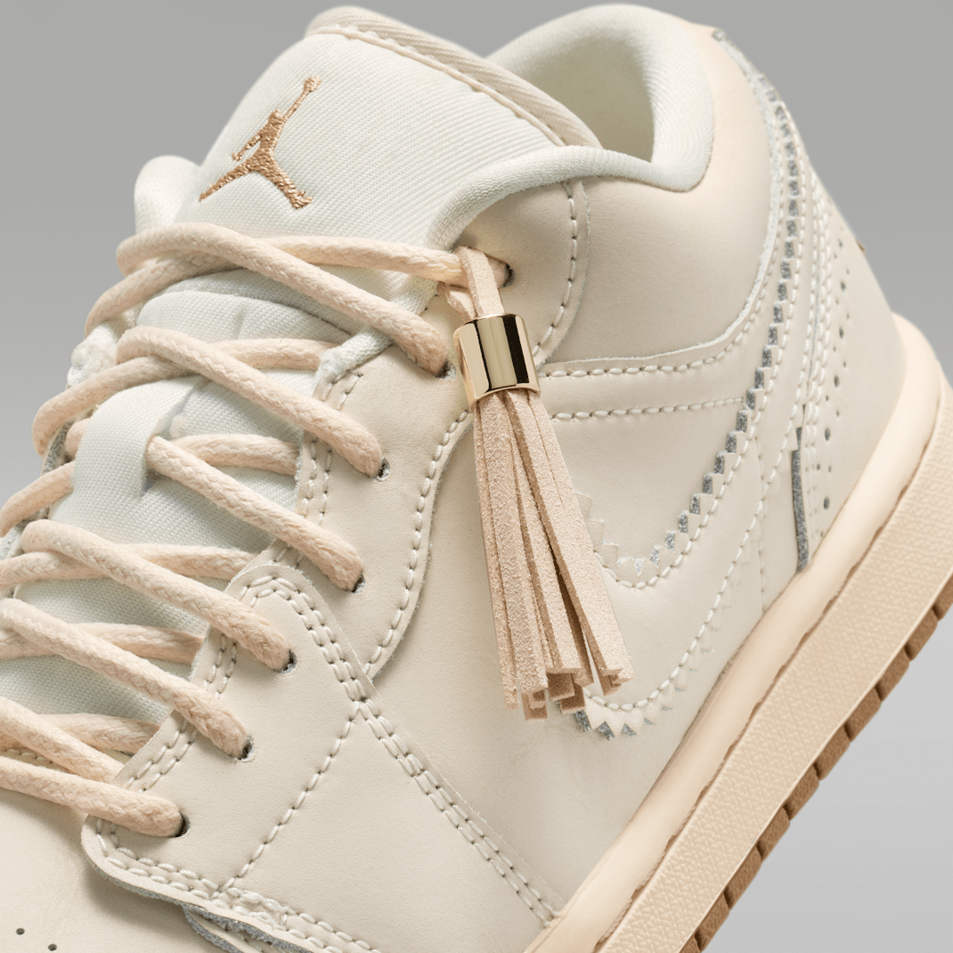 Chalk/Metallic Gold/Pearl White/Chalk