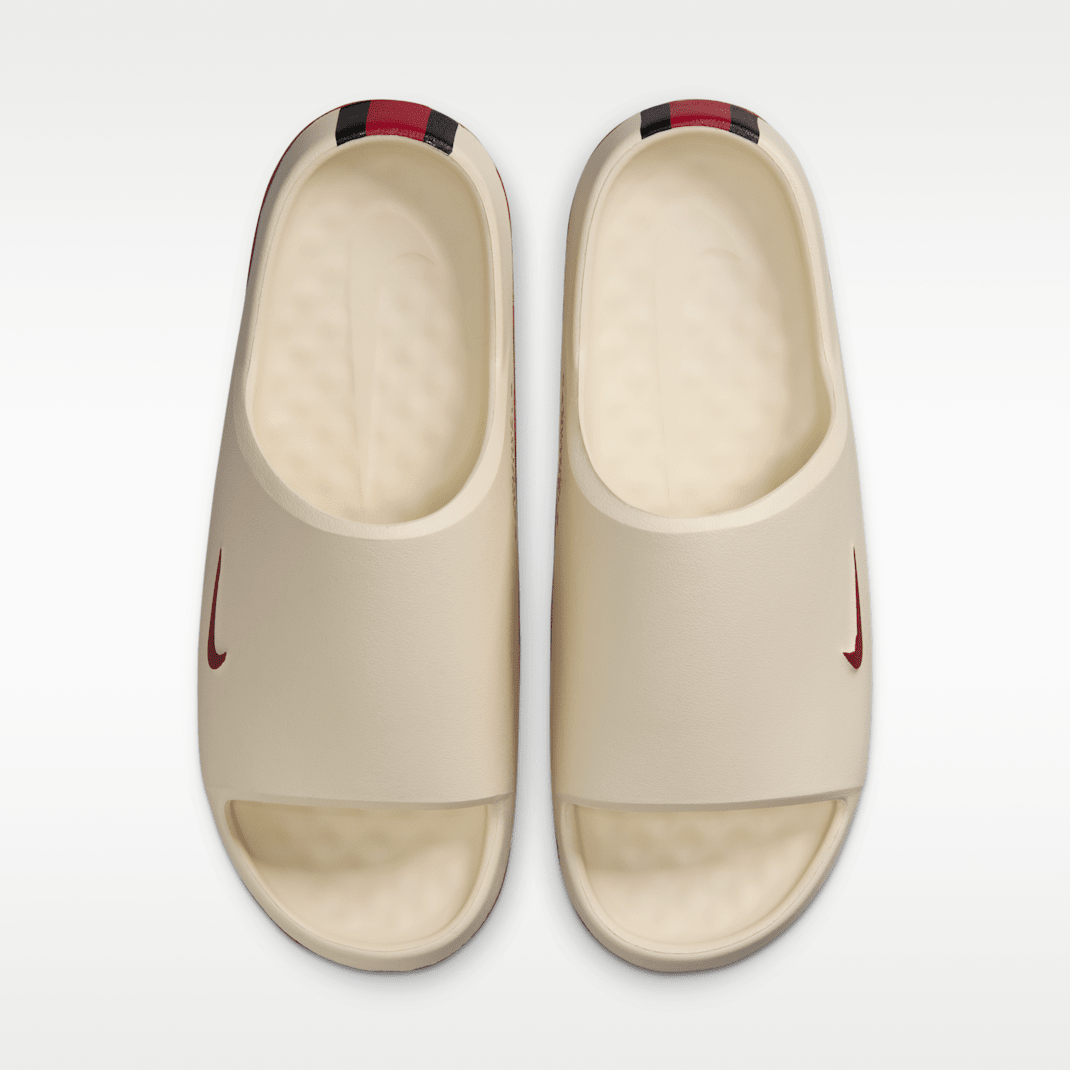 Sail/Black/Tough Red