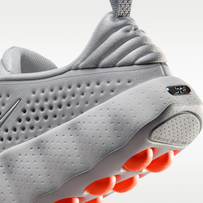 Light Smoke Grey/Photon Dust/Hyper Crimson/Chrome