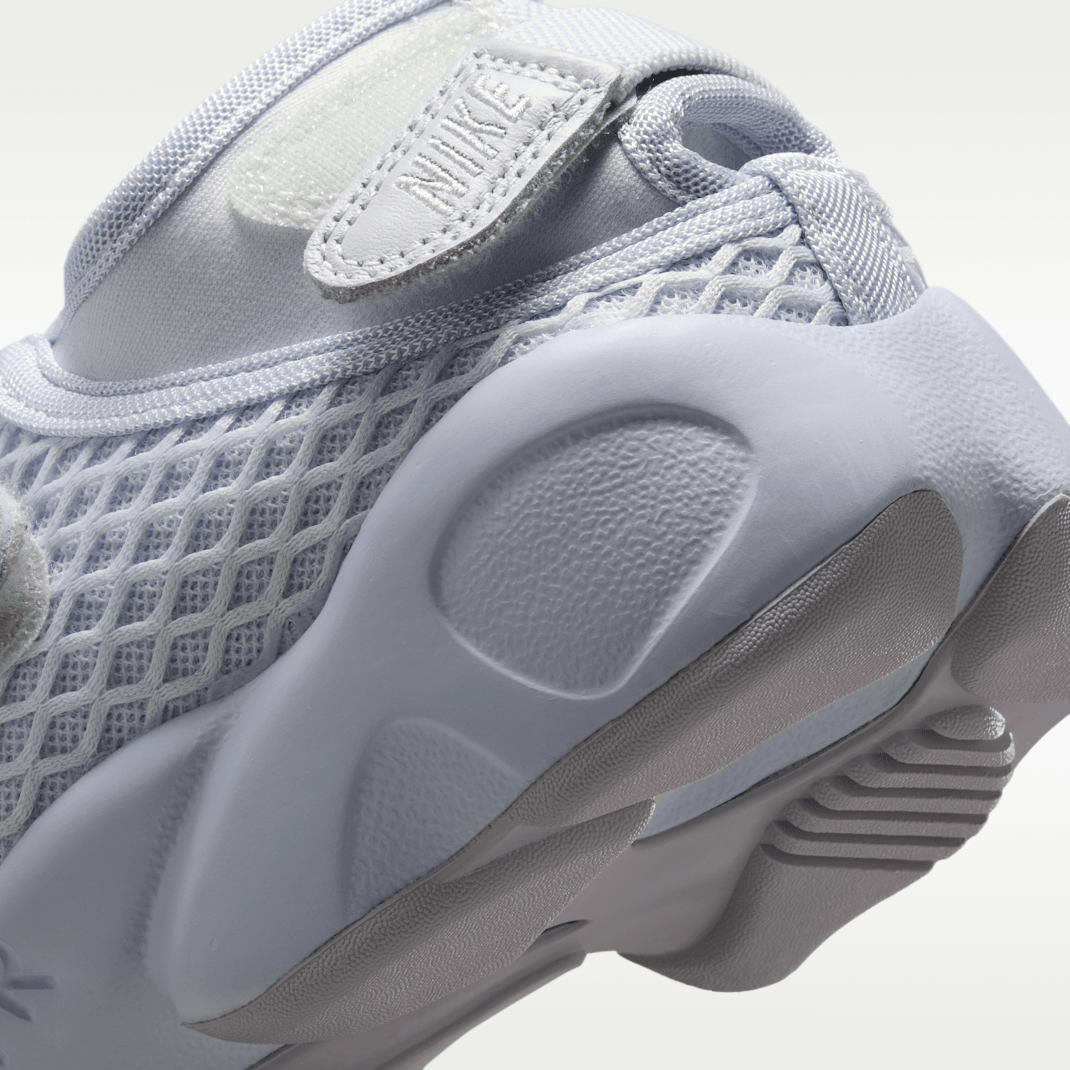 Pure Platinum/Wolf Grey/Pure Platinum