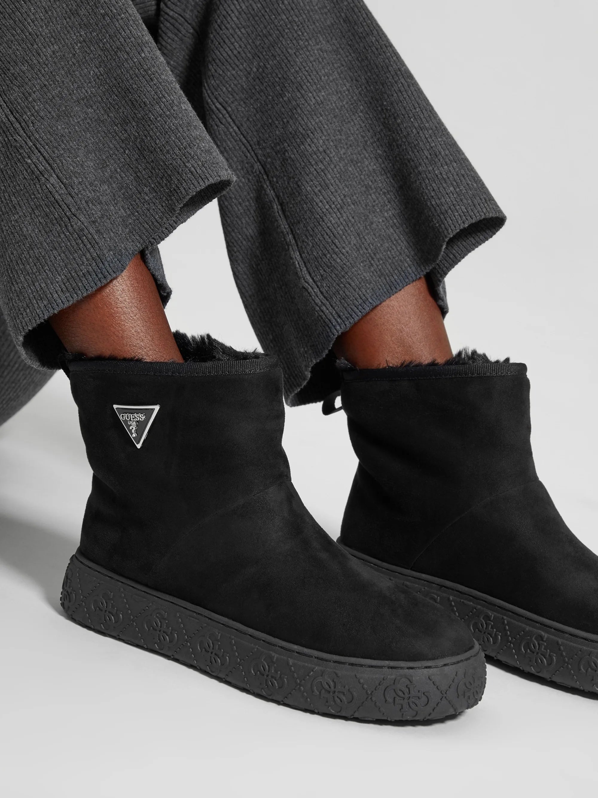 Black 001