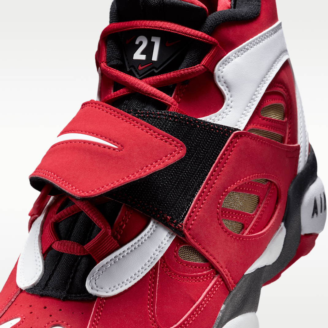 Prime Red/Black/Metallic Gold/White