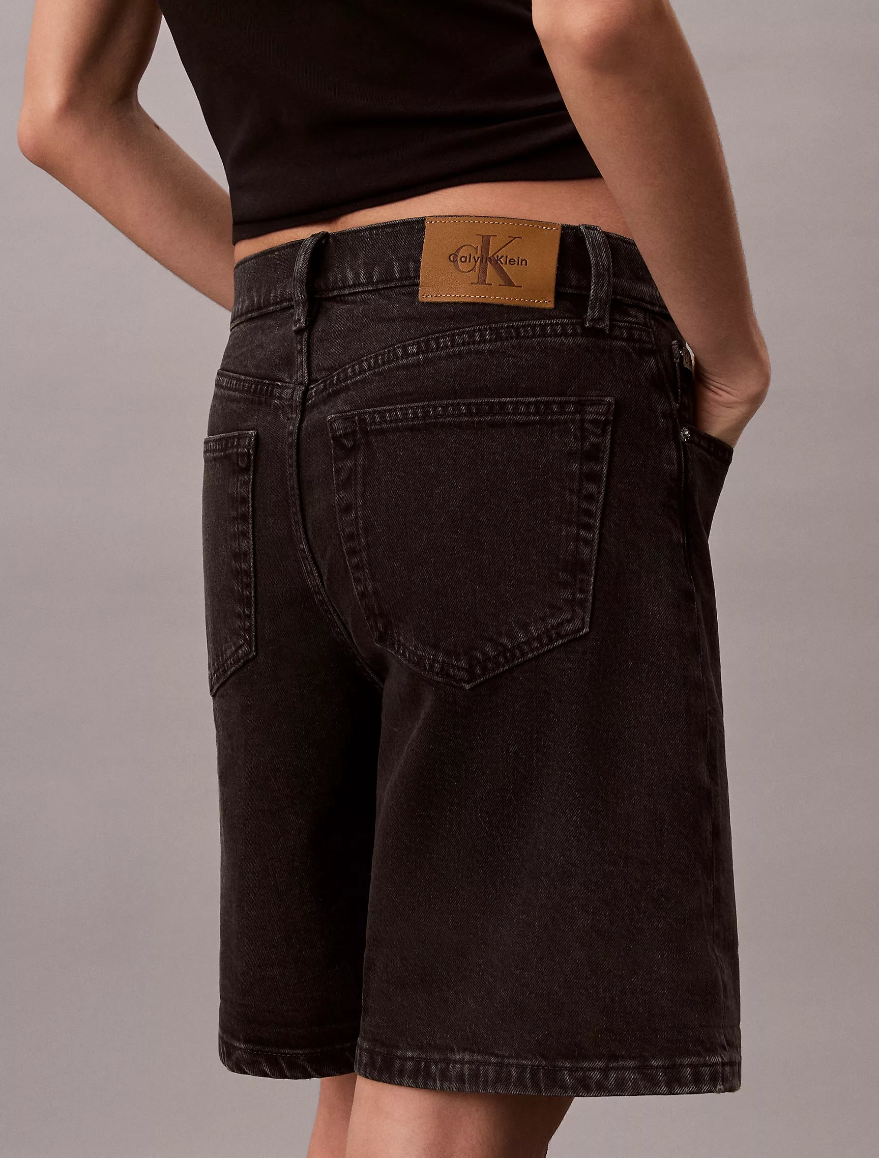 Ck Essential Black