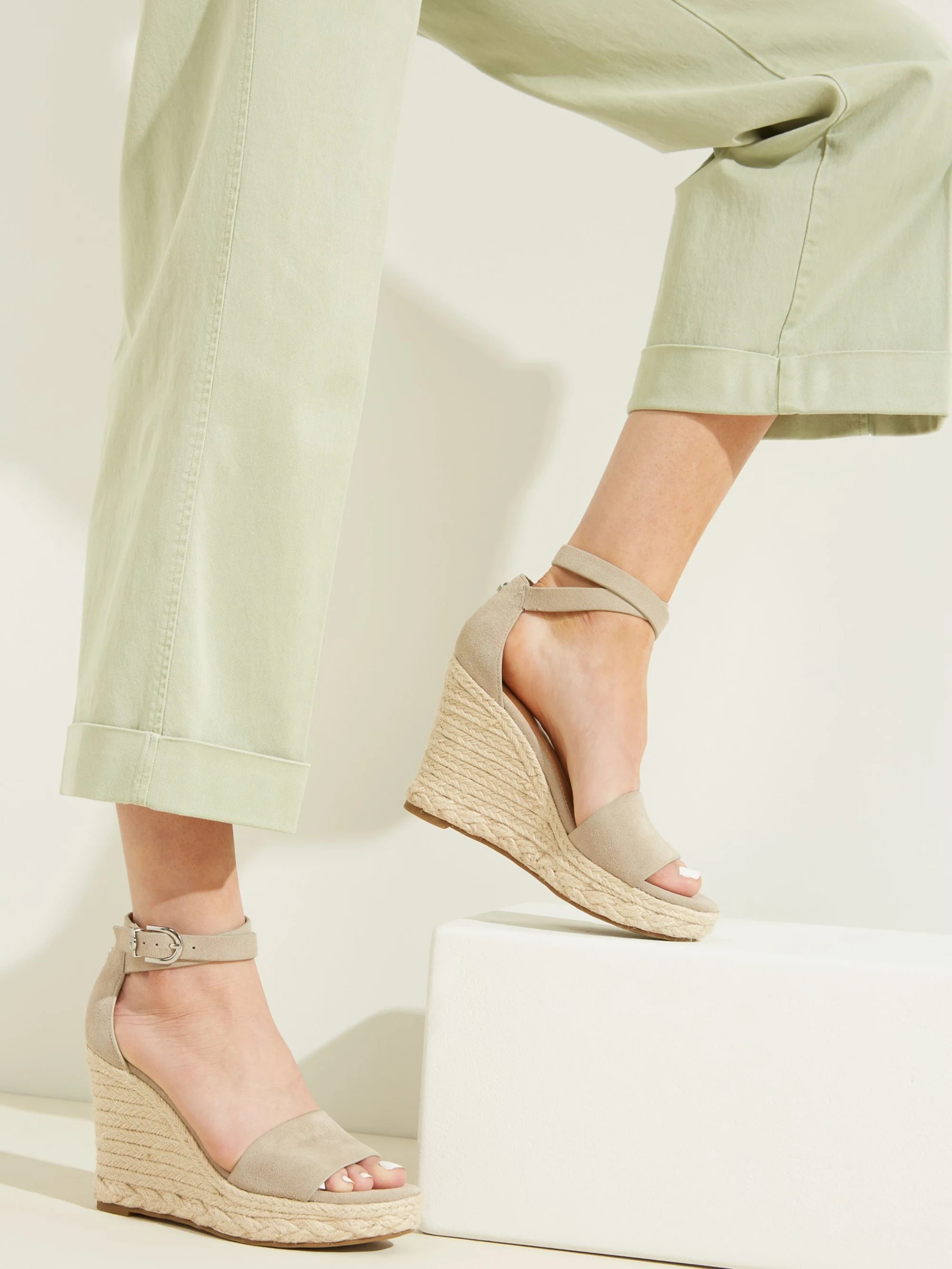 Taupe