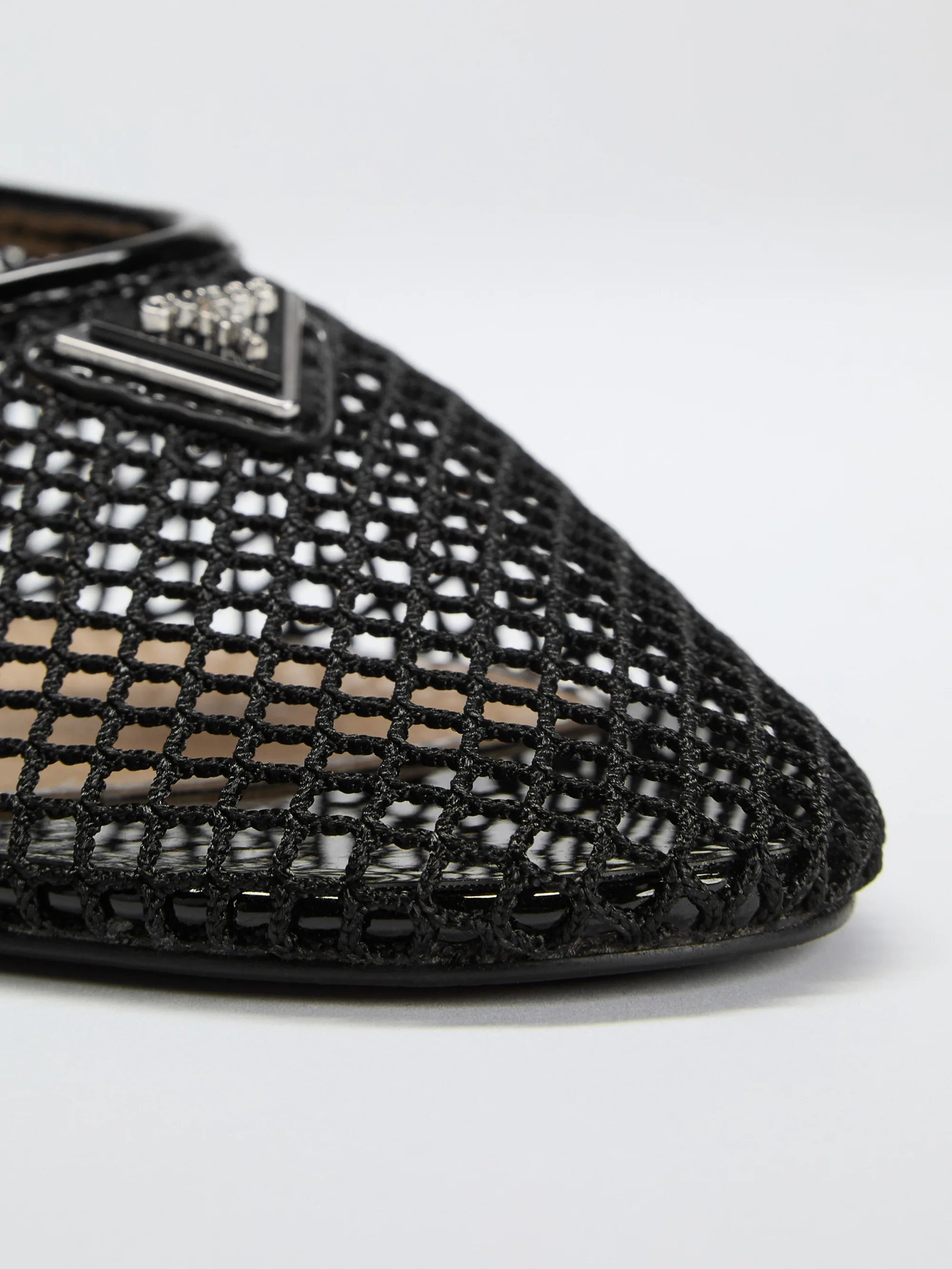 Black 001