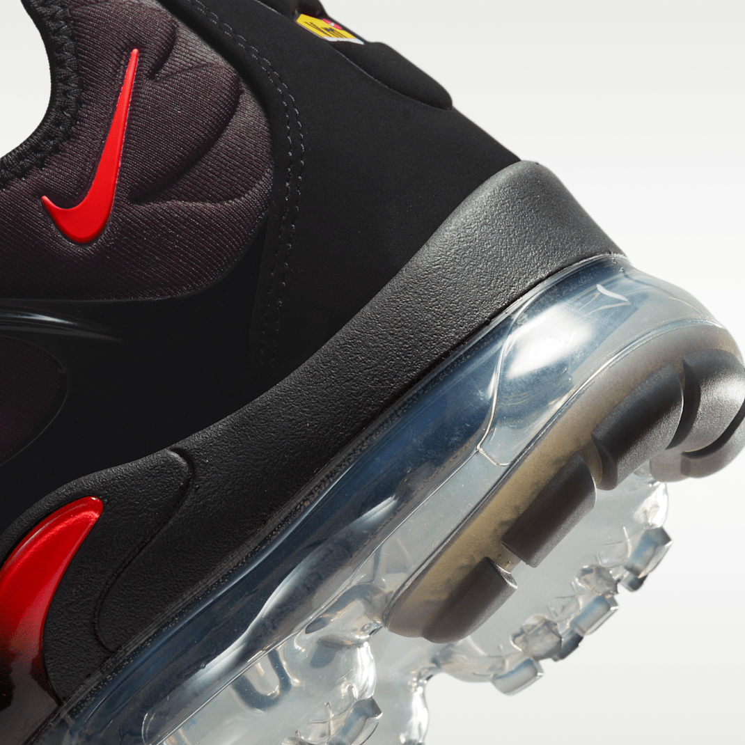 Black/Anthracite/White/Bright Crimson