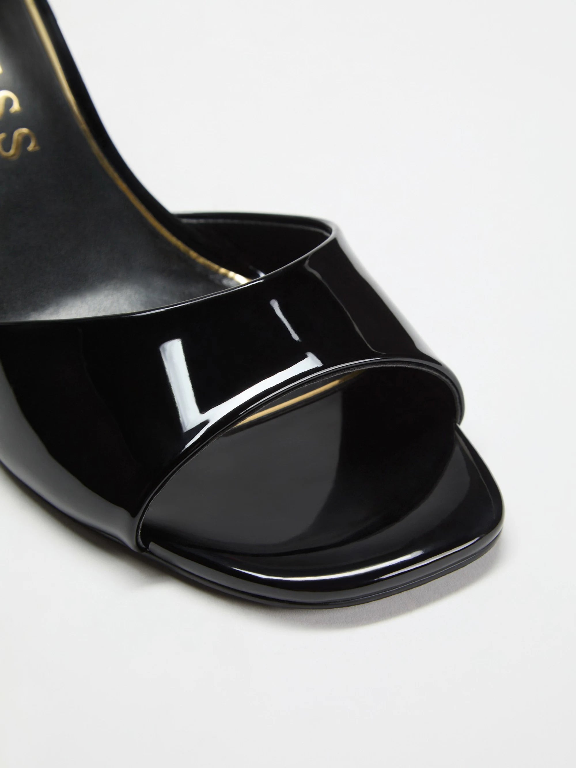 Black 001