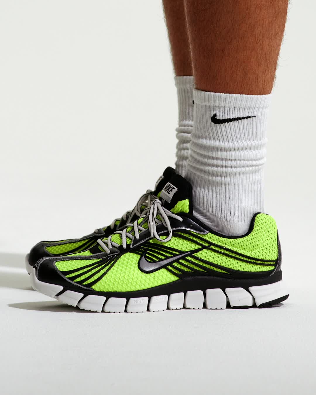 Volt/Black/Light Smoke Grey/Metallic Silver
