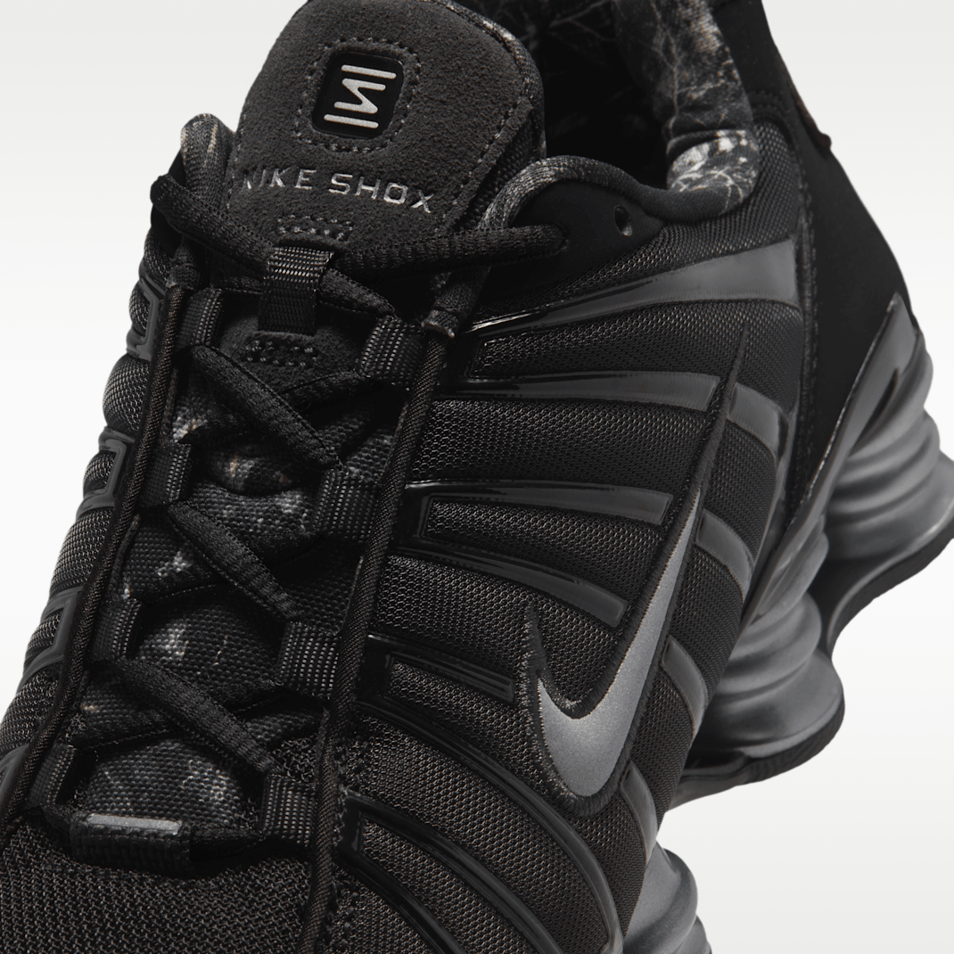 Black/Metallic Cool Grey/Dark Smoke Grey