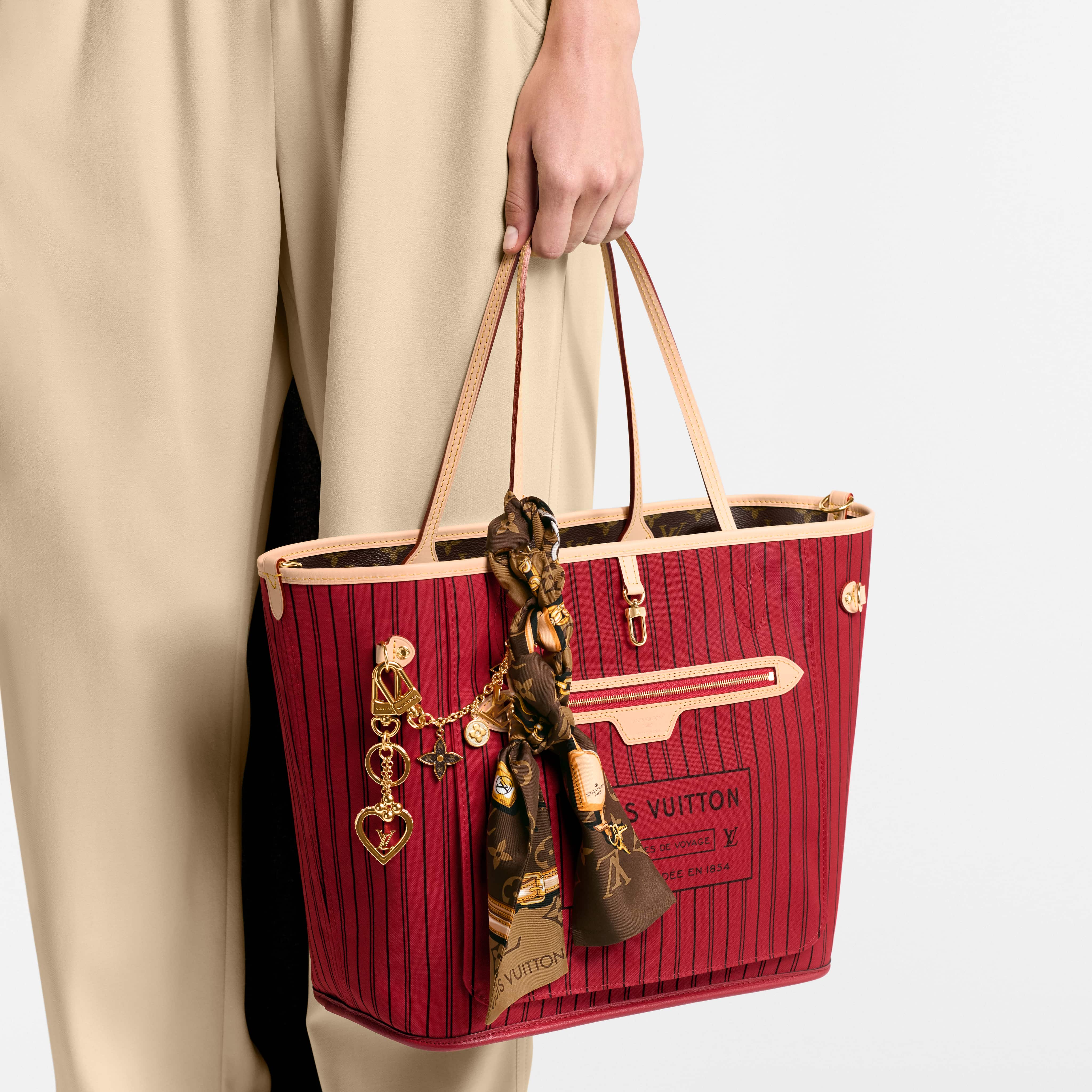 Monogram/Rouge Sari