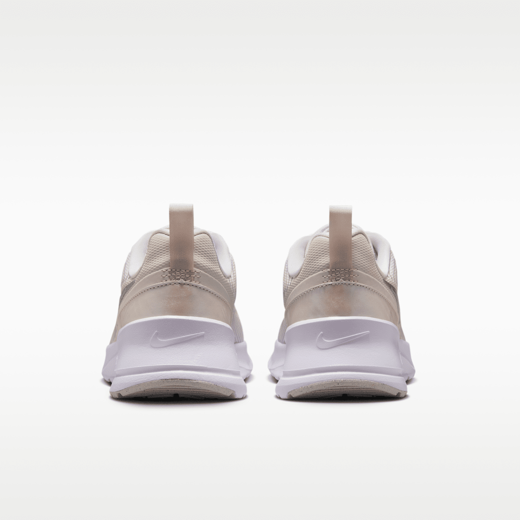 Summit White/Light Orewood Brown/White/Metallic Silver