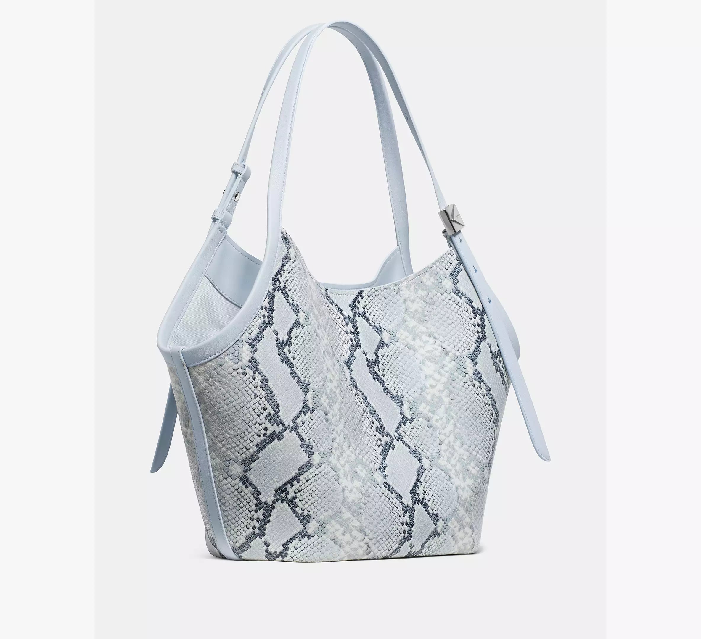 Pale Sapphirine