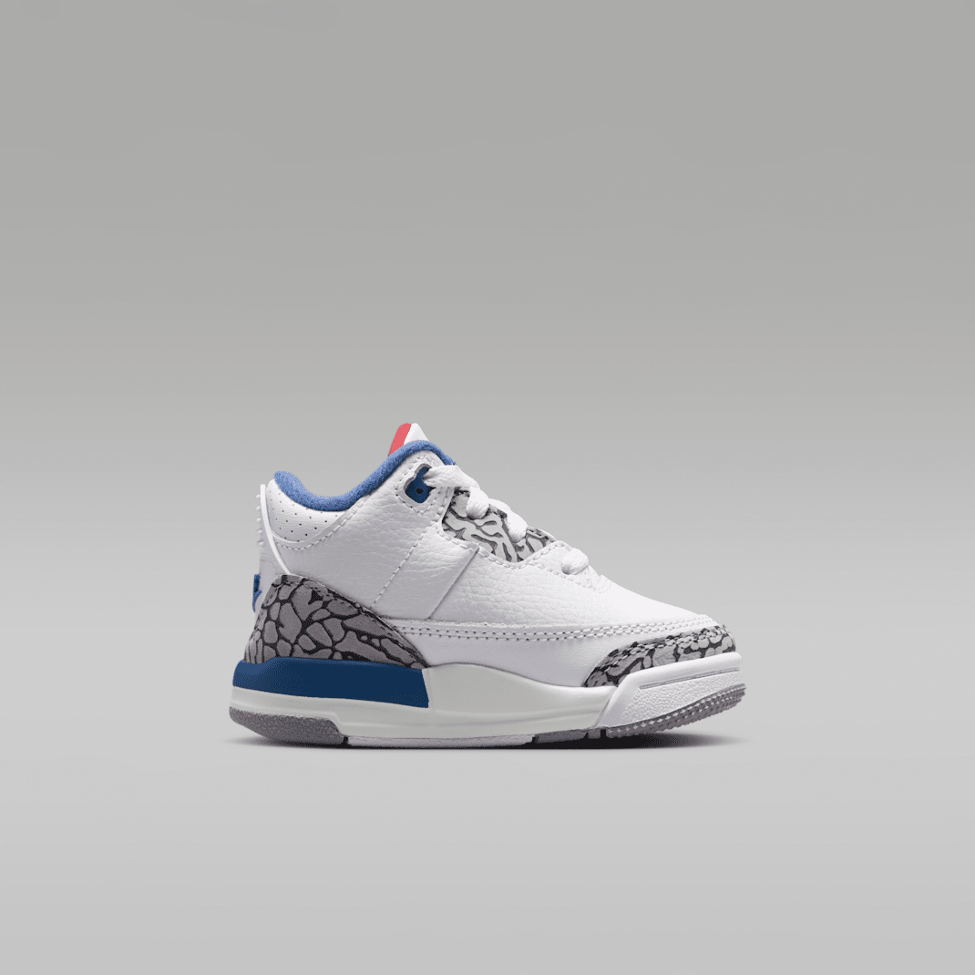 White/True Blue/Cement Grey/Fire Red