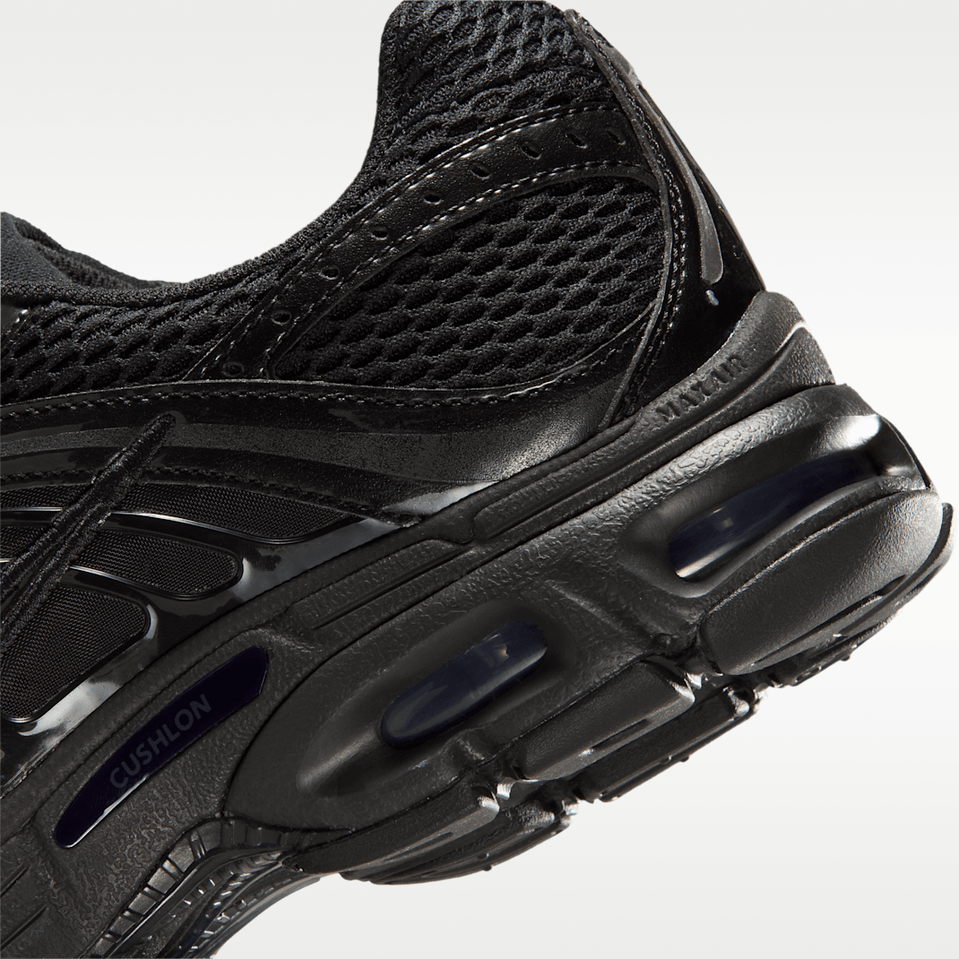Black/Iron Grey/Metallic Silver/Black