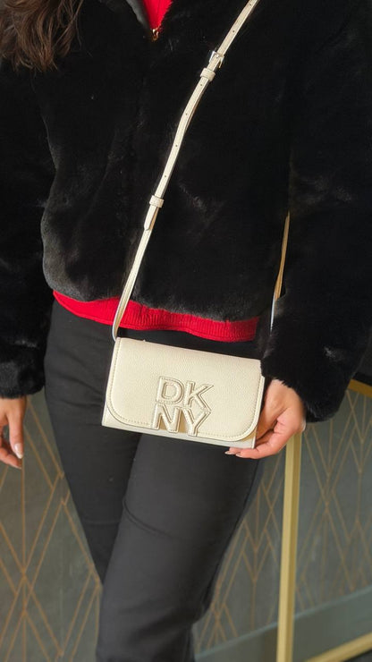 Nicole Wallet On A String