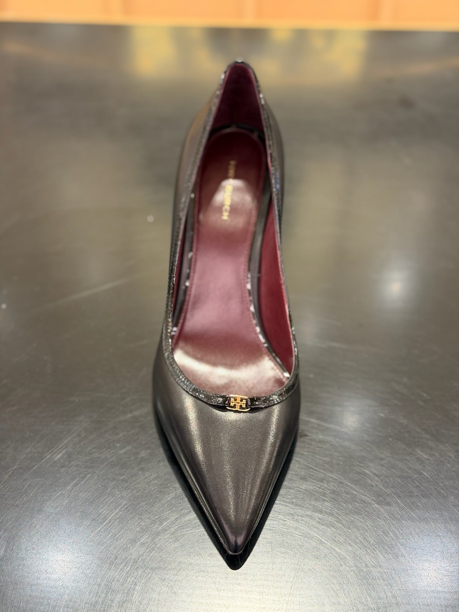 Double t buckle pump