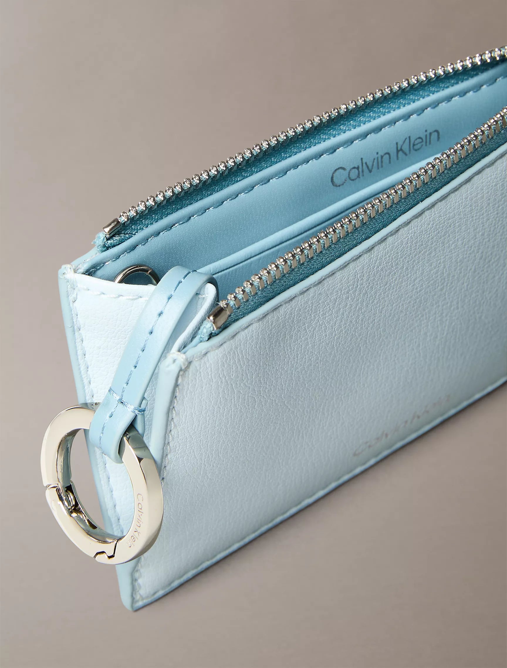 Palest Blue/Smoke Blue