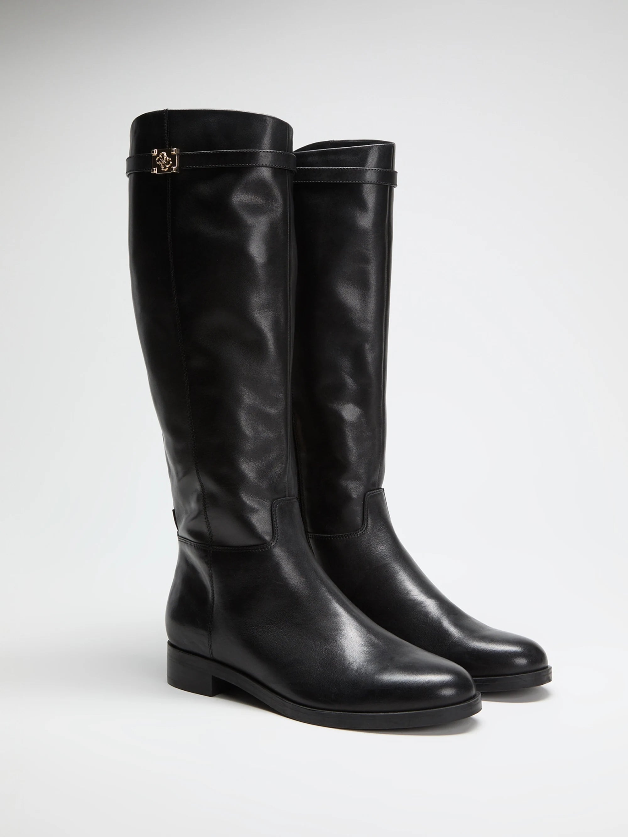 Black 001