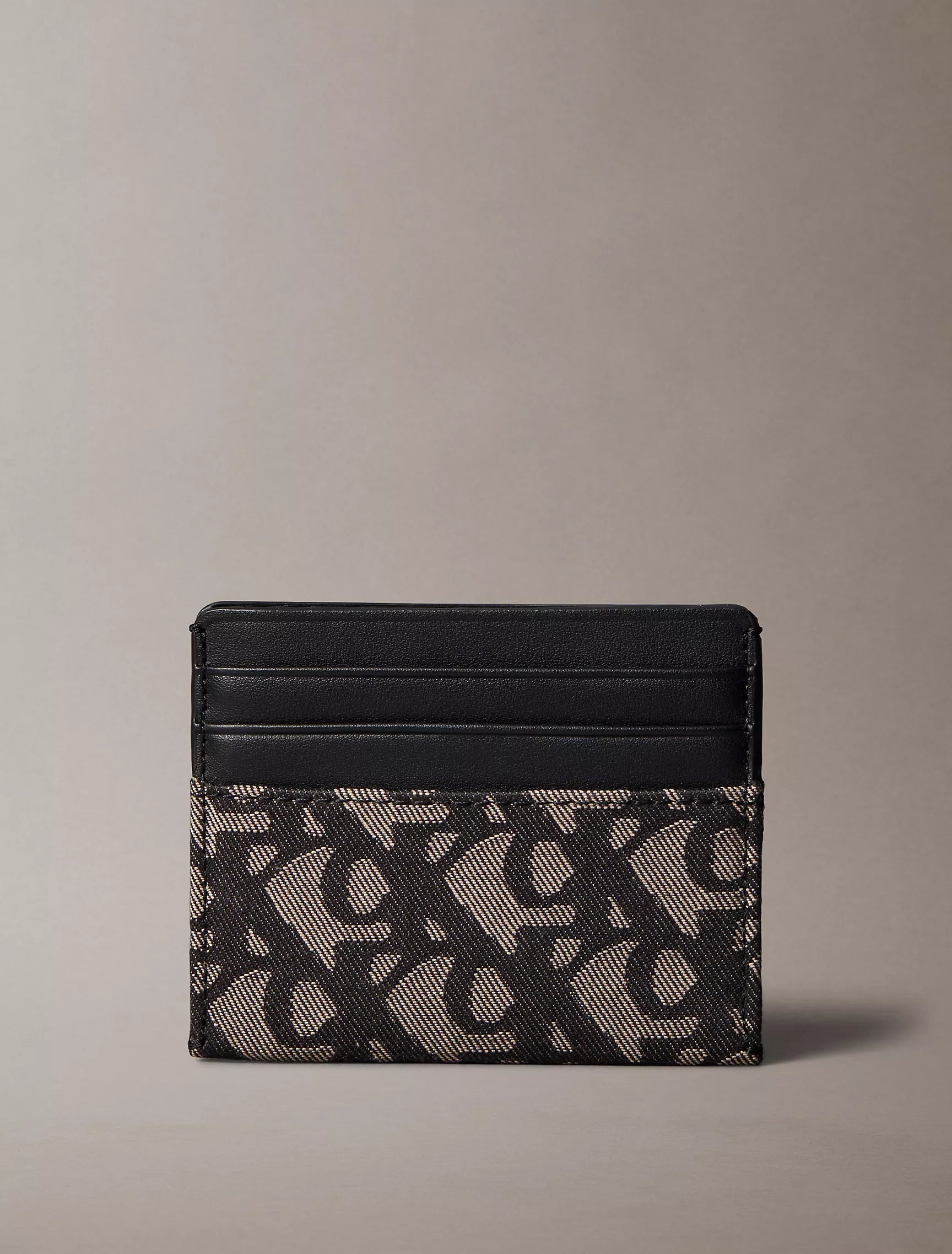 Black / Lotus Beige Aop