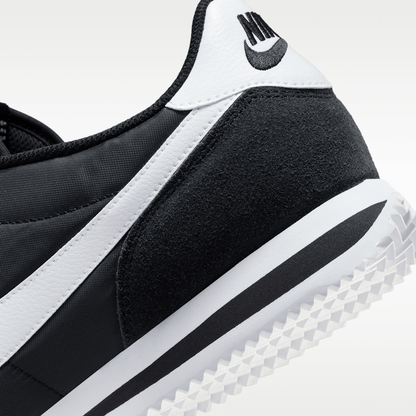 Black/White