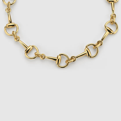 latón en tono dorado