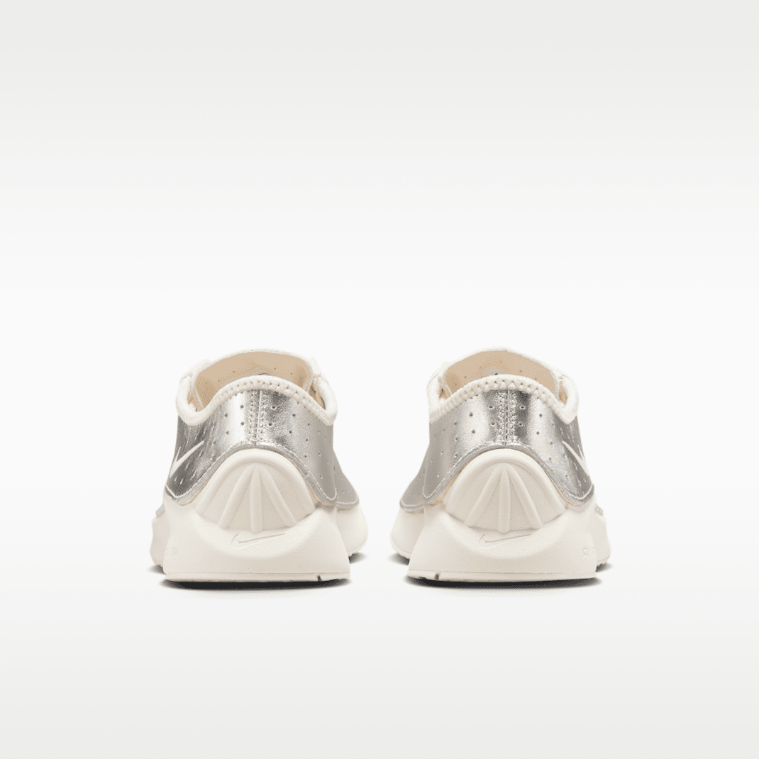 Pale Ivory/Metallic Silver/Volt/Pale Ivory