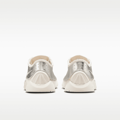 Pale Ivory/Metallic Silver/Volt/Pale Ivory