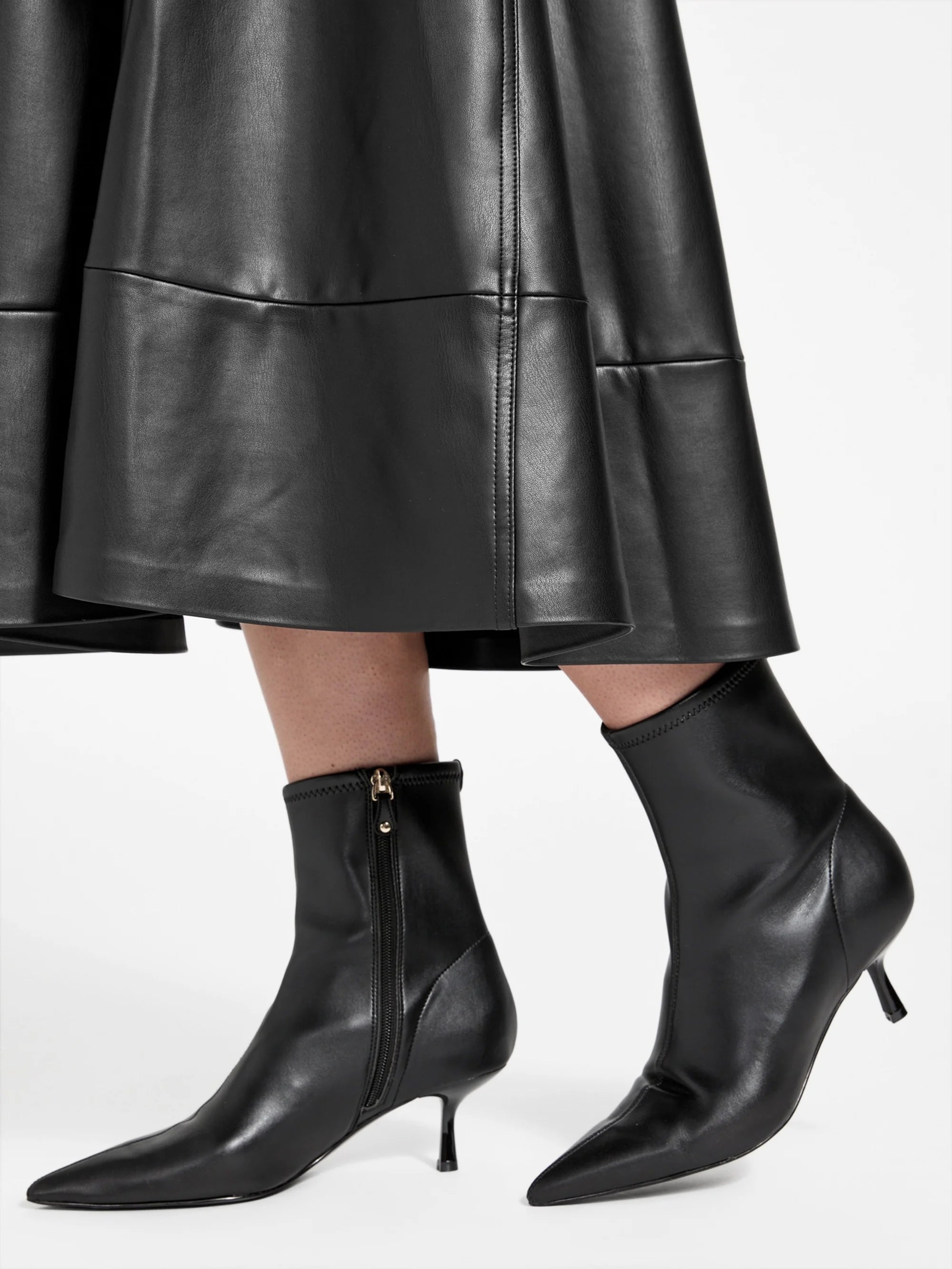 Black 001