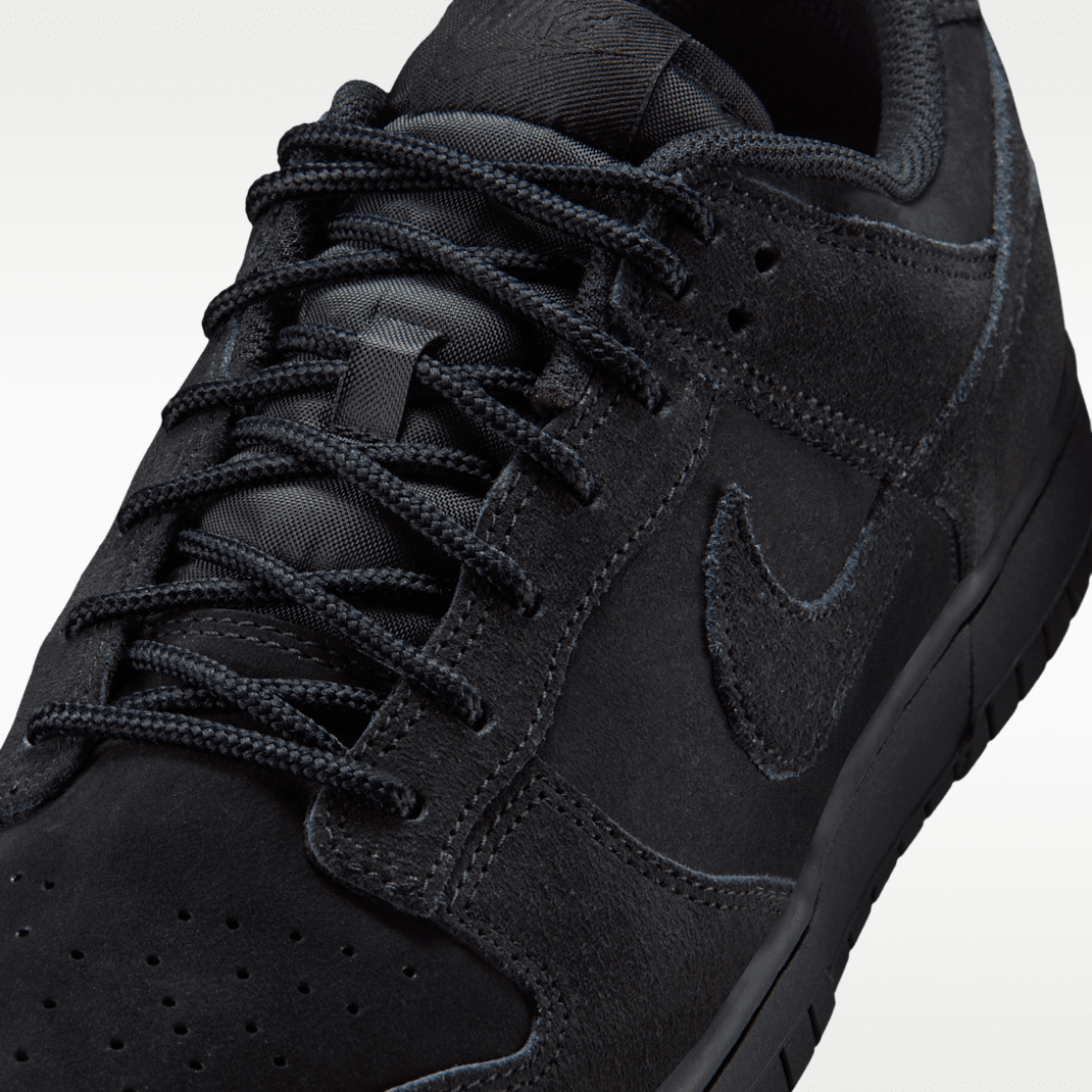 Black/Black/Black