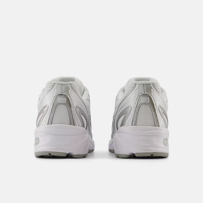 White With Metallic Silver 877 C And Reflection