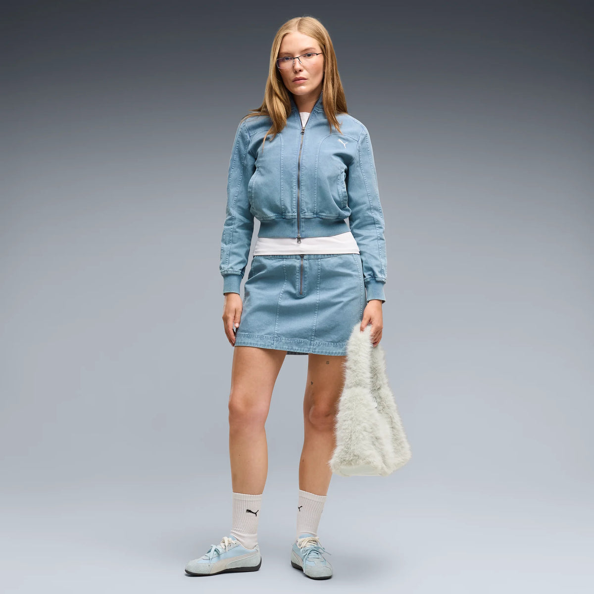 Aqua Glow-Moody Gray