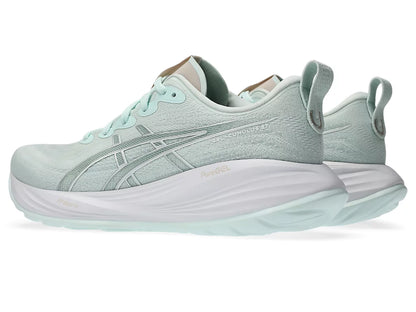 Pure Aqua/White