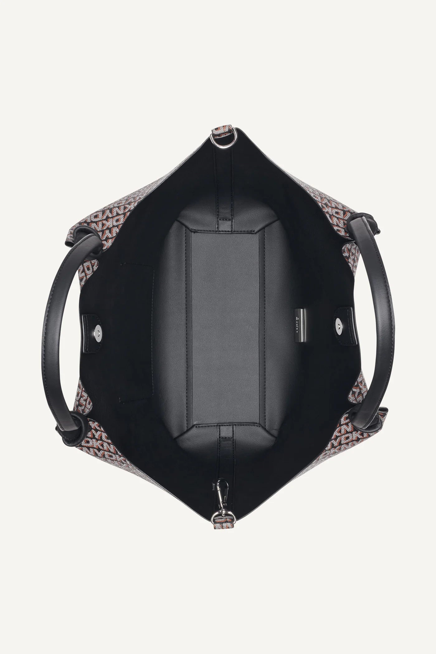 black/saddle