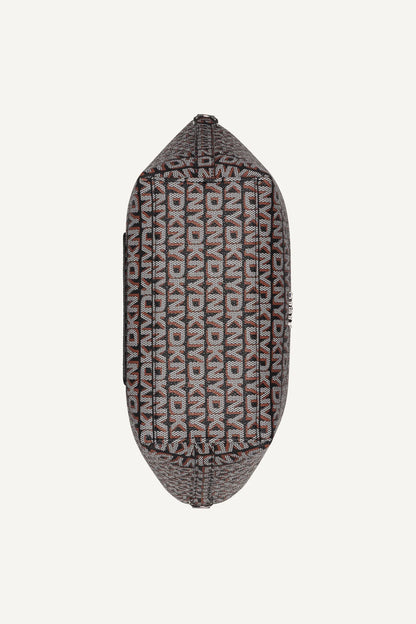 black/saddle