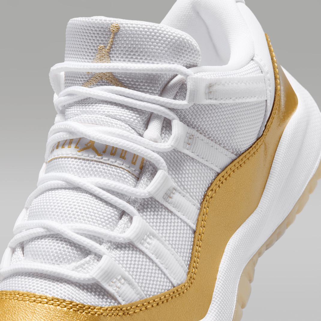 White/Team Gold/Metallic Gold 2