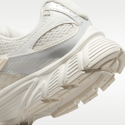 Phantom/Sail/Metallic Summit White/Phantom