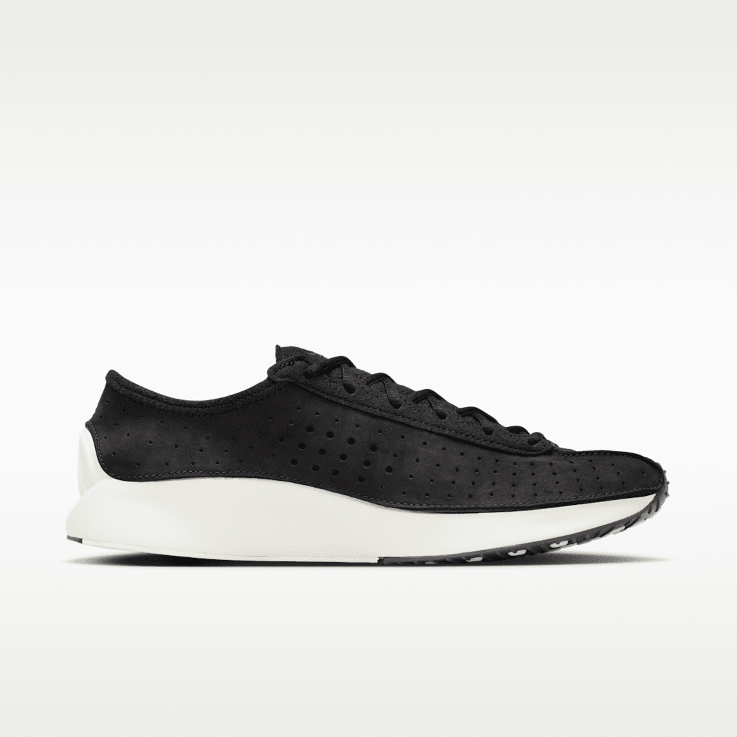Black/Sail