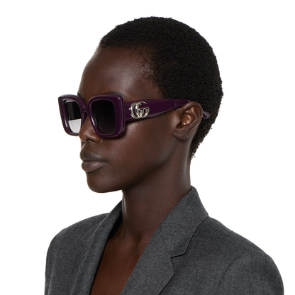 violeta oscuro