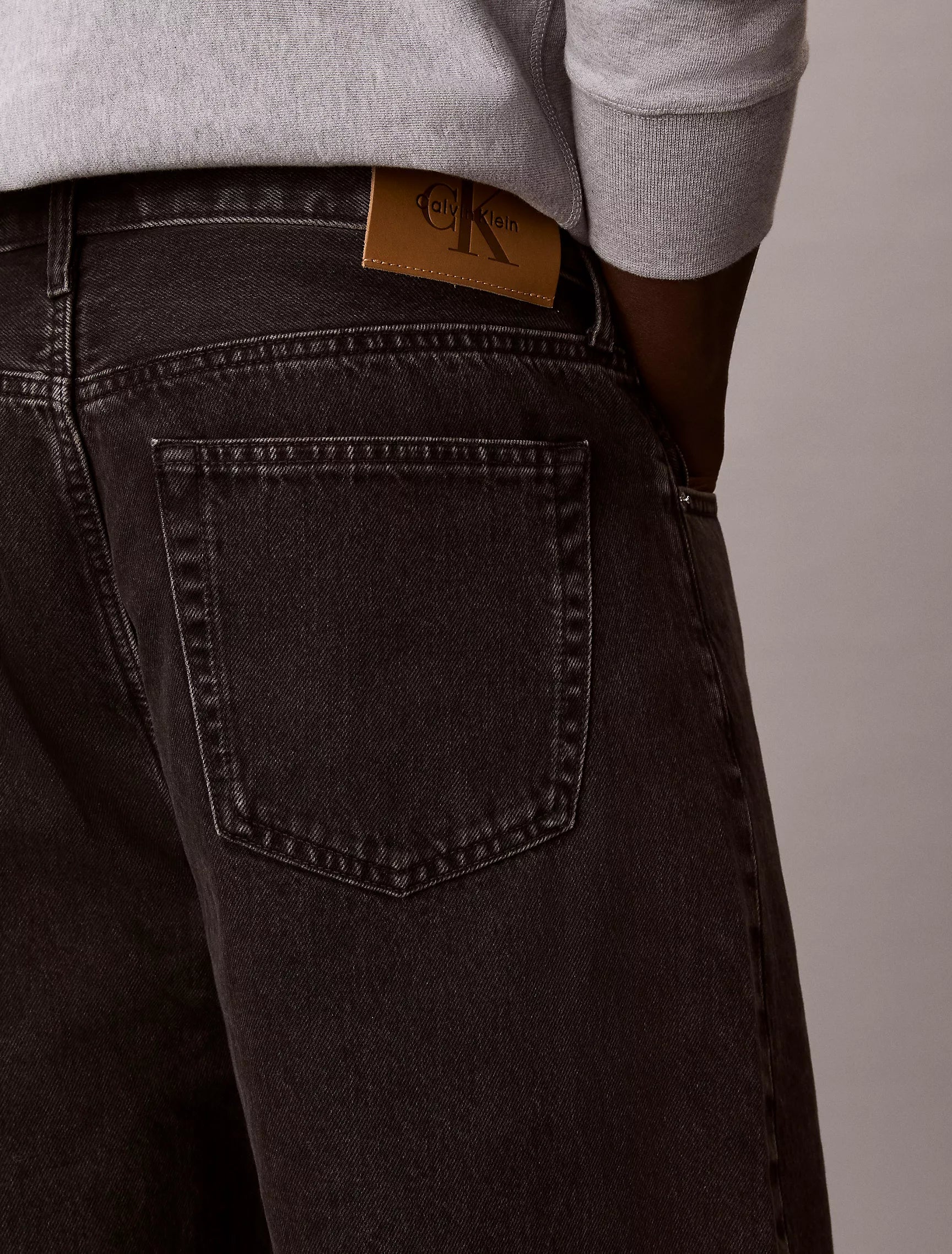 Ck Essential Black