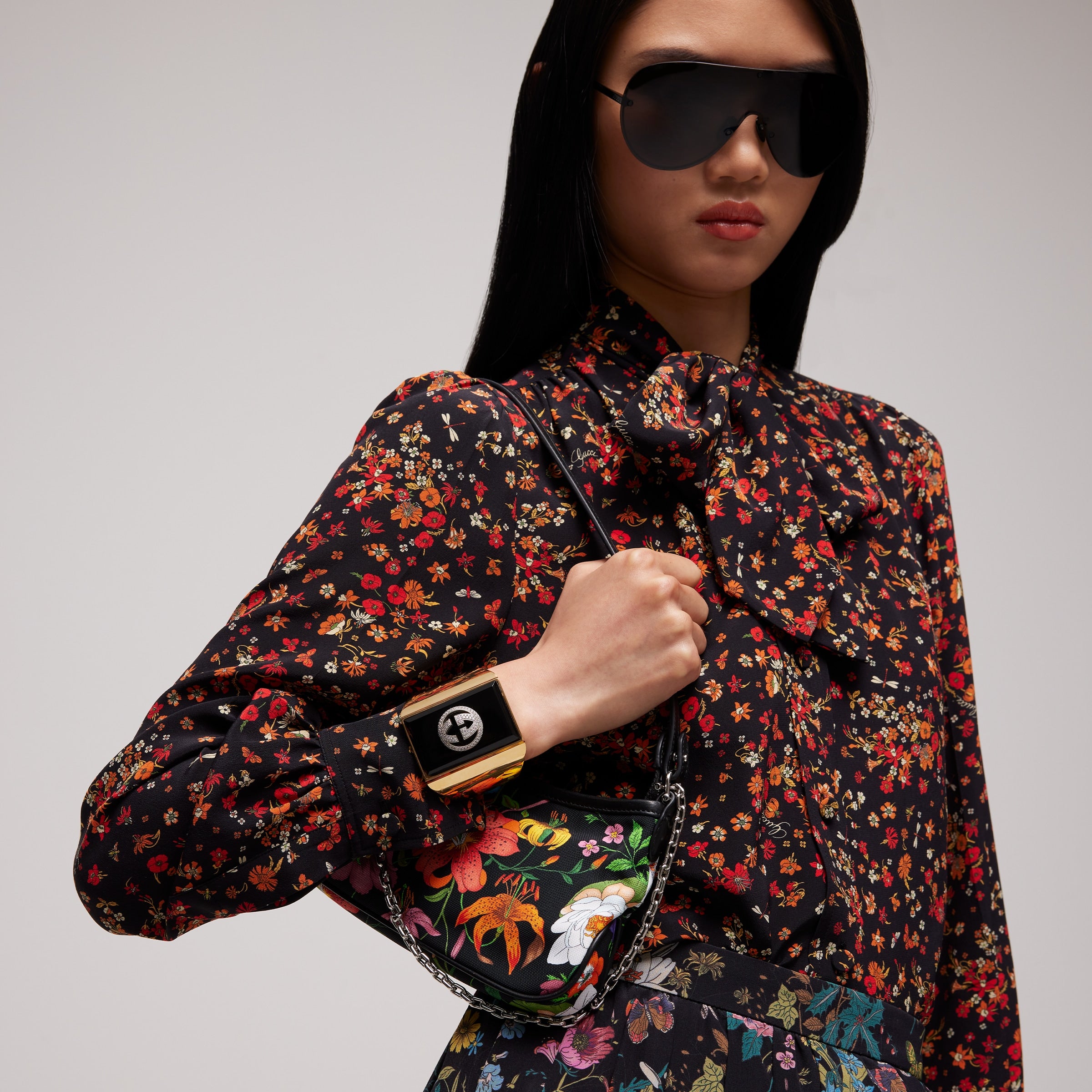 nylon negro y multicolor