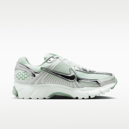 Barely Green/Steam/Spruce Aura/Metallic Silver