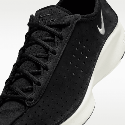 Black/Sail