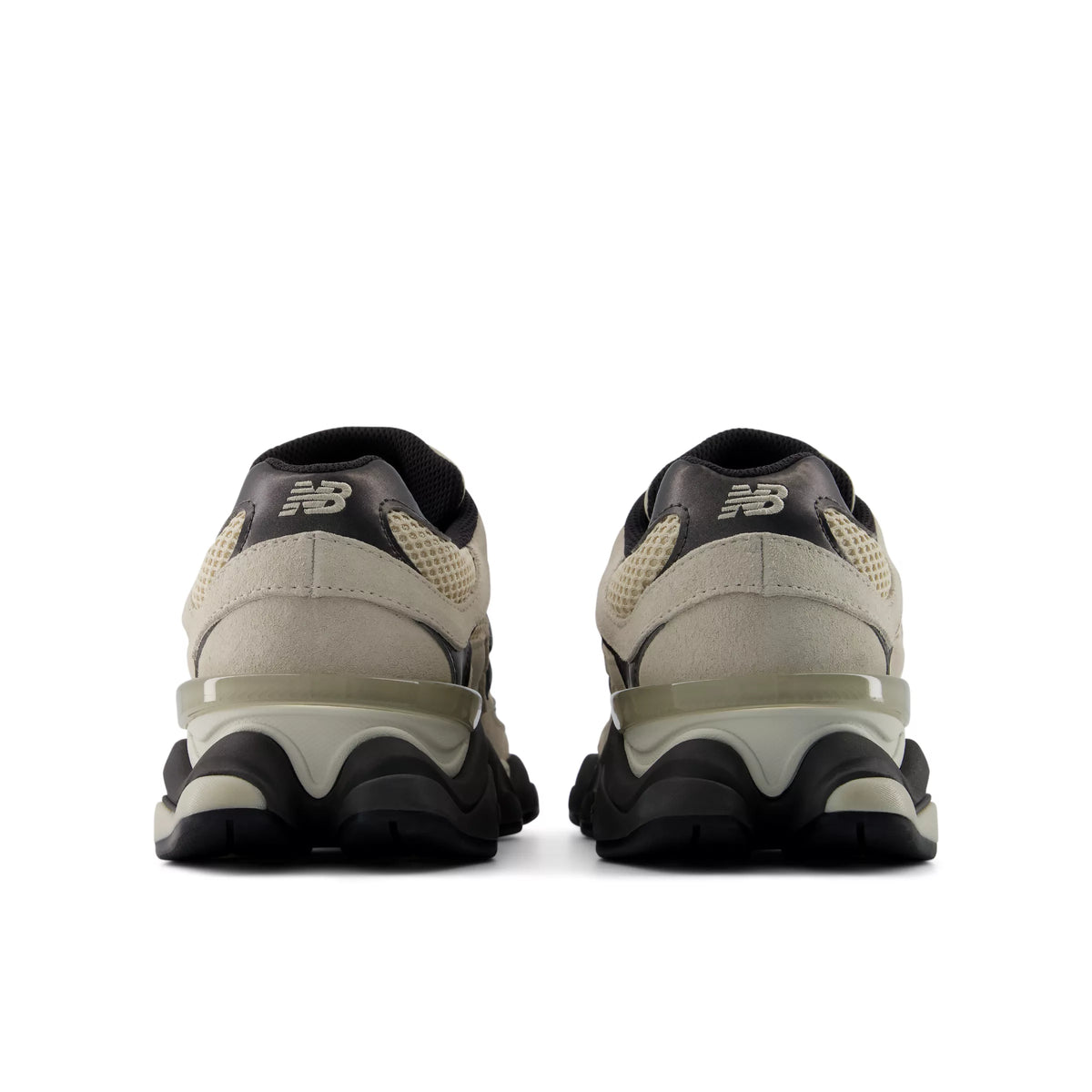 Timberwolf With Black Cement