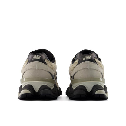Timberwolf With Black Cement