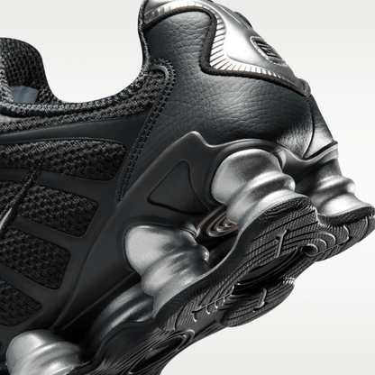 Off Noir/Black/Metallic Silver