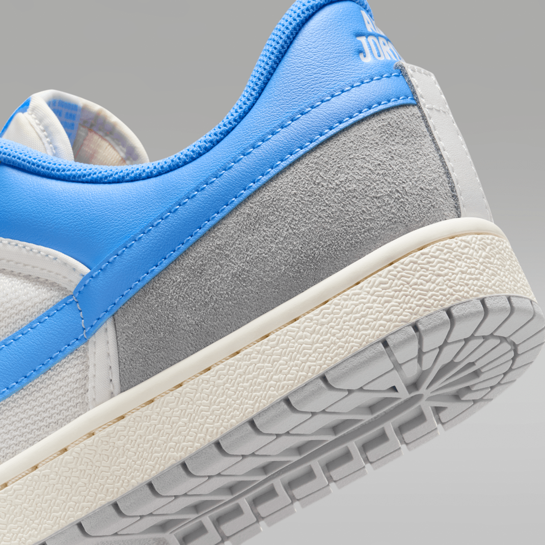 Summit White/Light Smoke Grey/Sail/University Blue