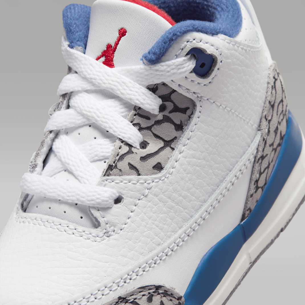 White/True Blue/Cement Grey/Fire Red