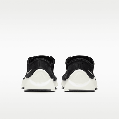 Black/Sail